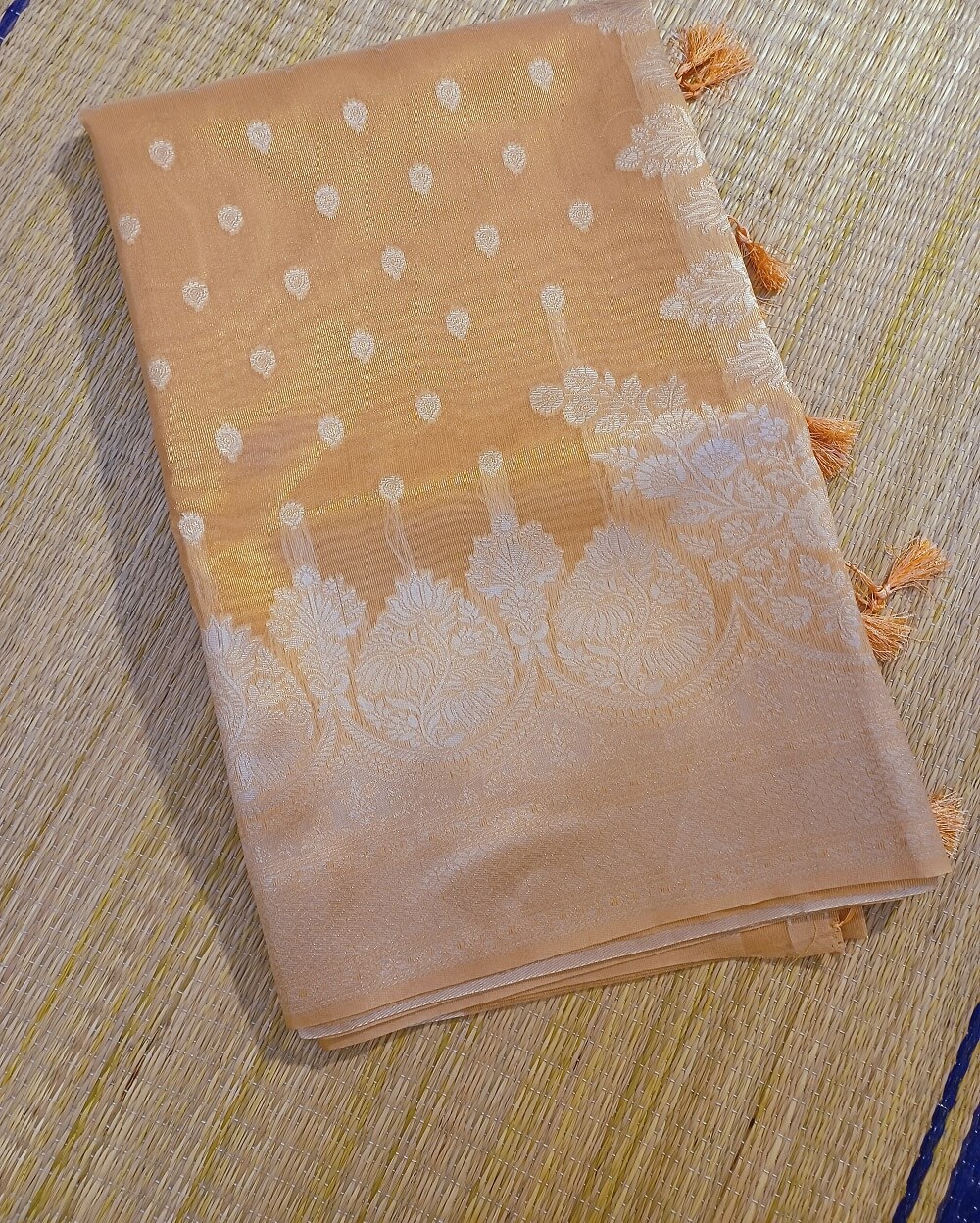 Linen Saree Light Peach With Silver Zari Work - Image 9