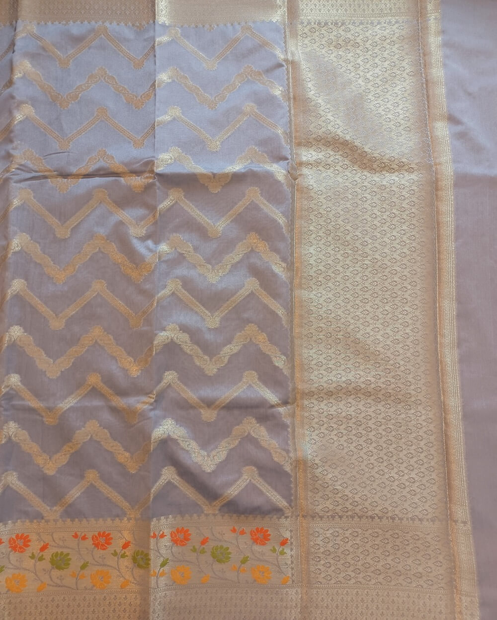 Banarasi Georgette Saree Greyish Blue With Jaal Work - Image 5