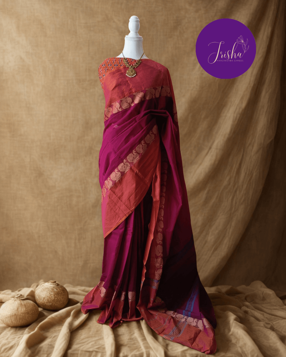 Chettinad Cotton Saree in Kumkum Pink shade with light yellow border and Mulmul Cotton Blouse Piece, Its a Plain saree with Thread woven border in Peacock Motifs and Simple Pallu with stripes.