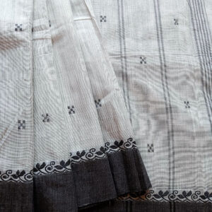Handloom Pure Kanchi Cotton Saree in Whiteish Grey shade with Charcoal Black border, it has Buttas on Saree with contemporary motifs small Thread Border.