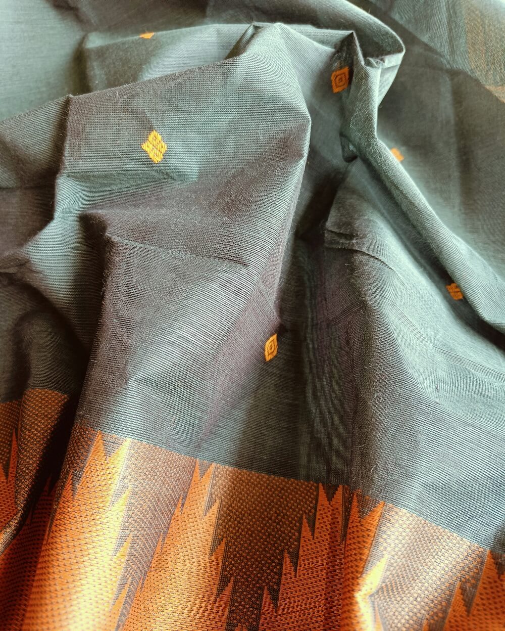 Kanchi Cotton Saree Sea Green With Yellow Temple Border - Image 4