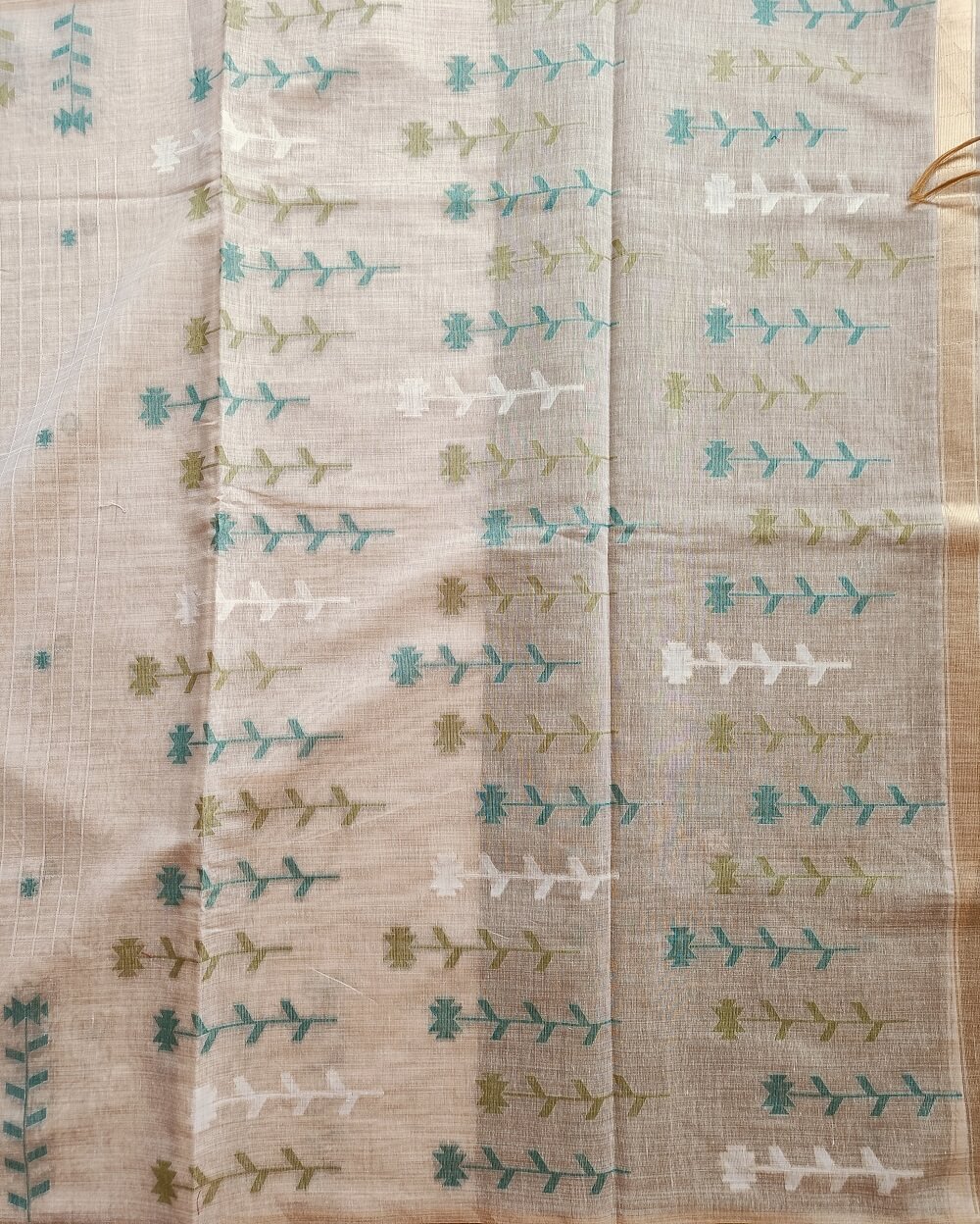 Chanderi Saree Silk Cotton Light Beige with Green Jamdani Floral Weaves - Image 3