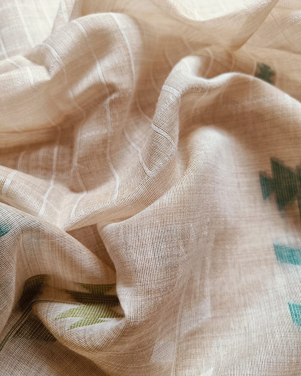 Chanderi Saree Silk Cotton Light Beige with Green Jamdani Floral Weaves - Image 6