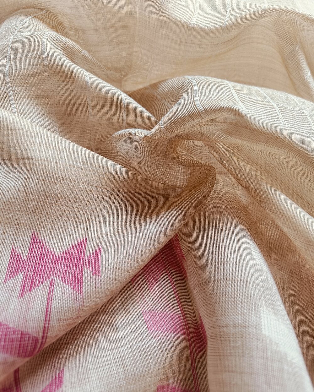 Chanderi Saree Silk Cotton Light Beige with Pink Jamdani Floral Weaves - Image 6