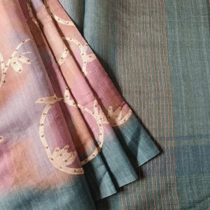 Tussar silk saree in Multi colour with Teal Blue Border and floral digital prints, it has a very elegant prints all over with a splash of muted shades and hand kantha work with very light sequins work here and there. A very contemporary earthy shade with subtle shine and classic prints and work.