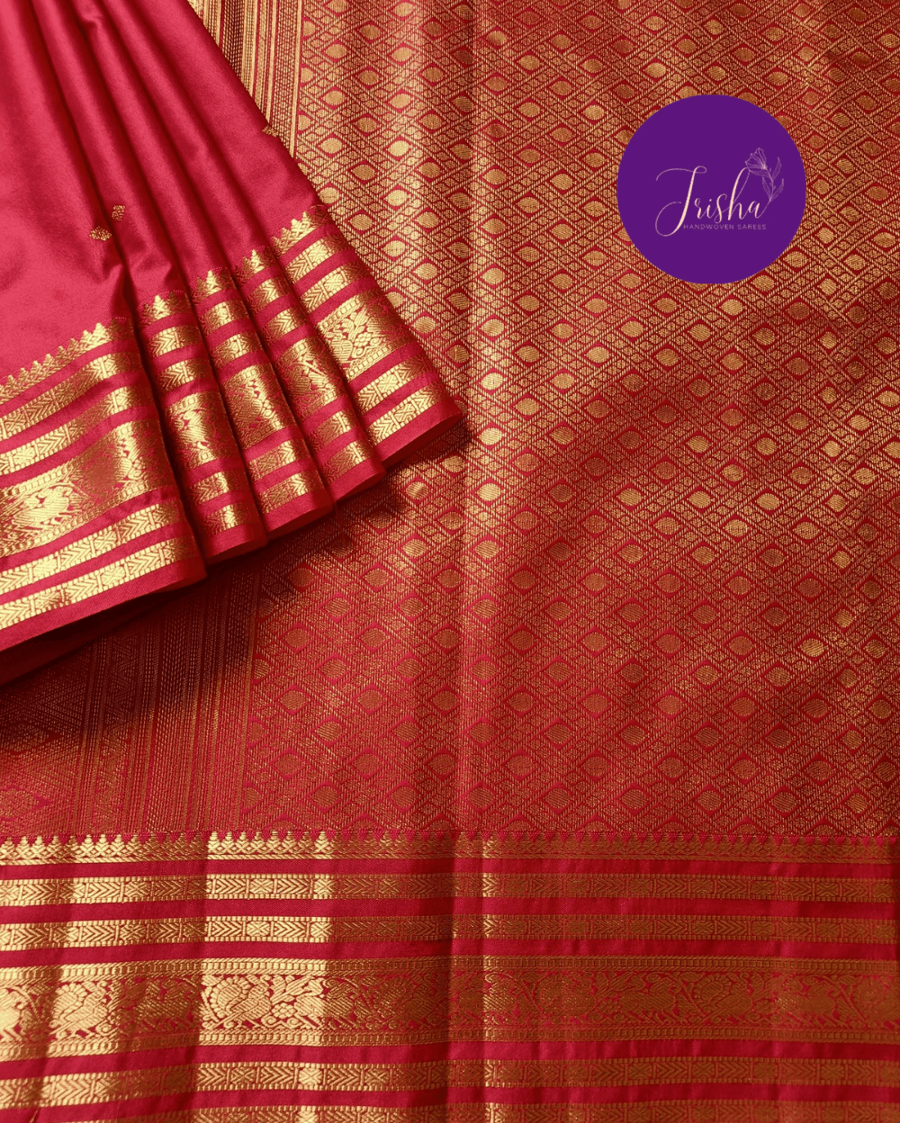 Kanchipuram / Kanjivaram Silk Sari with Self Zari Border and rich pallu,Traditional silk Red with Self Border , Grand pallu with traditional Kanchipuram motifs,Gold Zari Border on both sides with traditional Kanchipuram motifs.